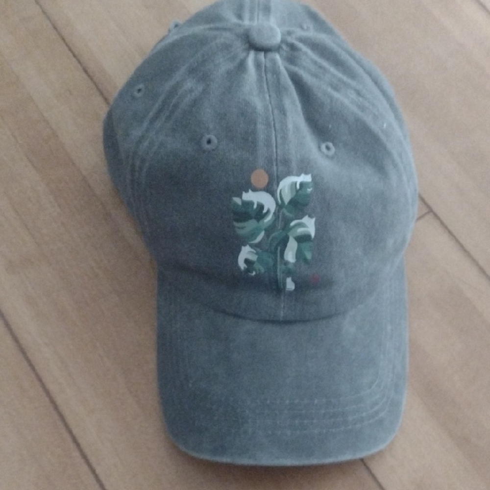 NEW Grey Baseball Cap with Cats In the Leaves Design